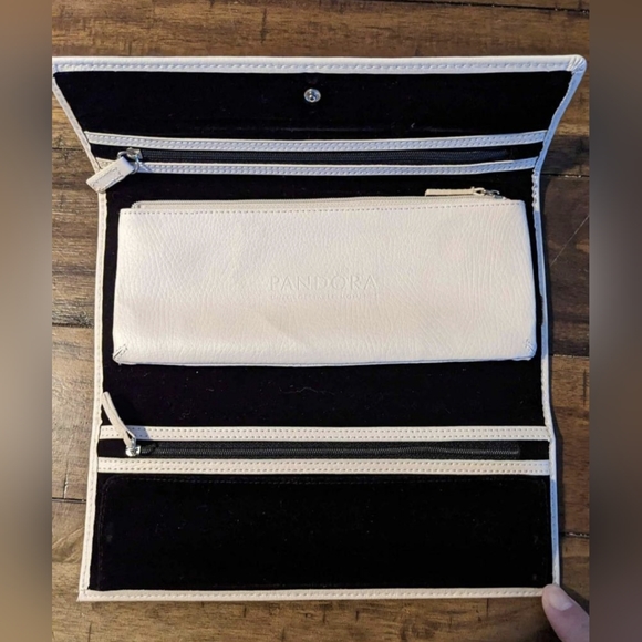 NEW Pandora Leather Jewelry Roll - Picture 3 of 5